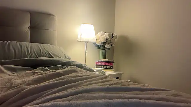 Snapshot of skyejde chatting on November 16, 2025, 5:28 pm skyejde online show from November 16, 2025, 5:28 pm