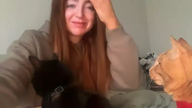 Snapshot of skyejde chatting on November 22, 2025, 9:19 am skyejde online show from November 22, 2025, 9:19 am