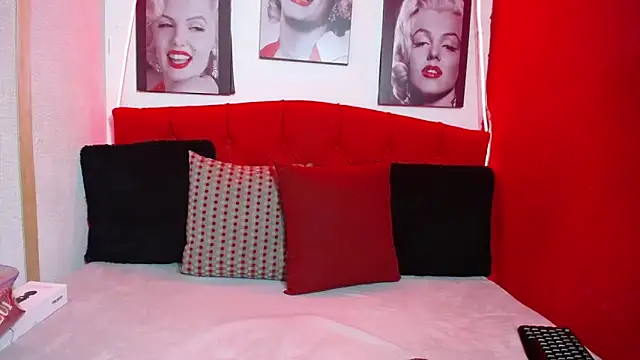 Snapshot of Tiana_Ebony18 chatting on March 4, 2026, 12:02 pm Tiana Ebony18 online show from March 4, 2026, 12:02 pm