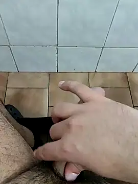 Snapshot of RedEpicl chatting on October 20, 2025, 10:43 pm RedEpicl online show from October 20, 2025, 10:43 pm