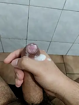 Snapshot of RedEpicl chatting on December 13, 2025, 9:10 pm RedEpicl online show from December 13, 2025, 9:10 pm