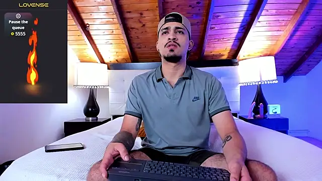 Snapshot of Sebastian_Berne chatting on November 26, 2025, 7:03 pm Sebastian Berne online show from November 26, 2025, 7:03 pm