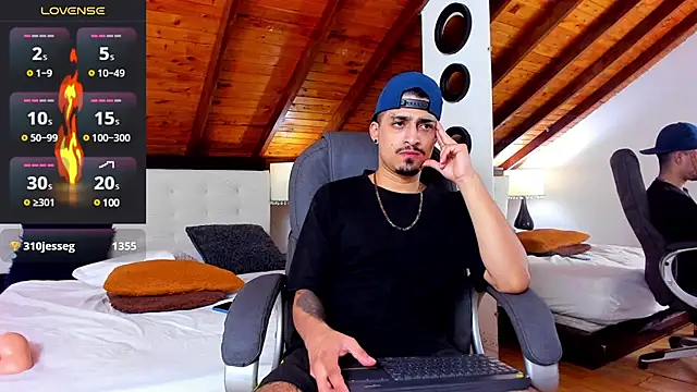Snapshot of Sebastian_Berne chatting on March 19, 2025, 1:32 am Sebastian Berne online show from March 19, 2025, 1:32 am