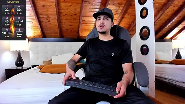 Snapshot of Sebastian_Berne chatting on October 25, 2025, 7:36 pm Sebastian Berne online show from October 25, 2025, 7:36 pm