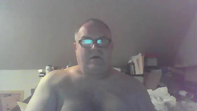Snapshot of mkestr69 chatting on August 5, 2026, 8:03 pm mkestr69 online show from August 5, 2026, 8:03 pm