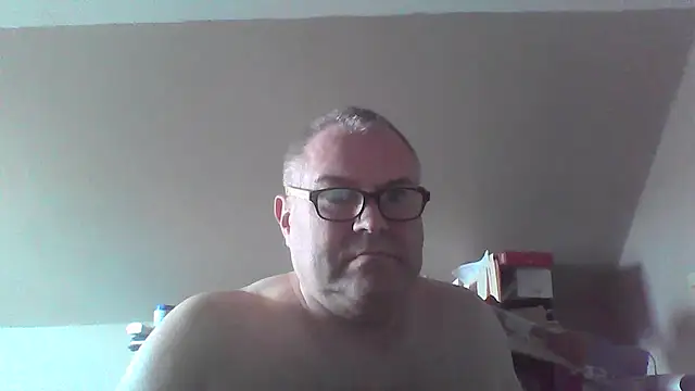 mkestr69 online show from April 6, 2026, 4:19 pm