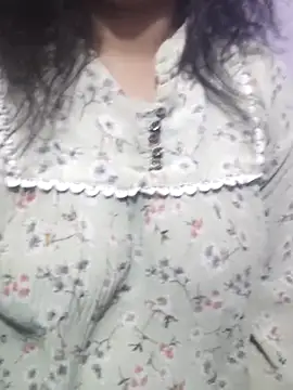 Snapshot of Your_cutiepie_ chatting on December 14, 2025, 5:46 am Your cutiepie online show from December 14, 2025, 5:46 am