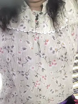 Snapshot of Your_cutiepie_ chatting on November 27, 2025, 9:32 am Your cutiepie online show from November 27, 2025, 9:32 am