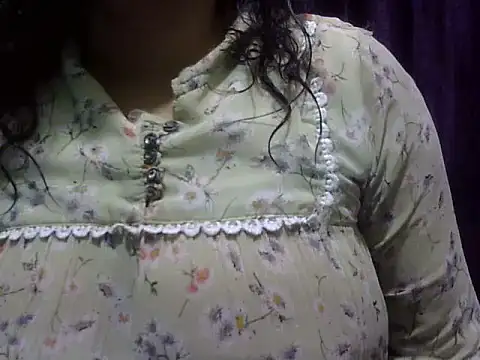 Snapshot of Your_cutiepie_ chatting on June 1, 2026, 7:46 pm Your cutiepie online show from June 1, 2026, 7:46 pm