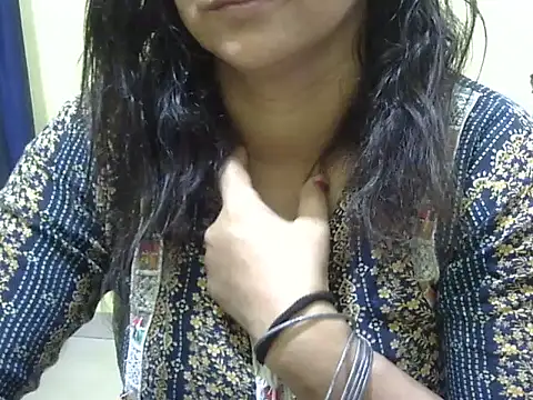 Snapshot of Your_cutiepie_ chatting on October 27, 2025, 4:13 am Your cutiepie online show from October 27, 2025, 4:13 am