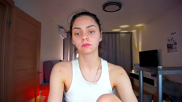 EmiliaZen online show from March 31, 2026, 7:05 pm