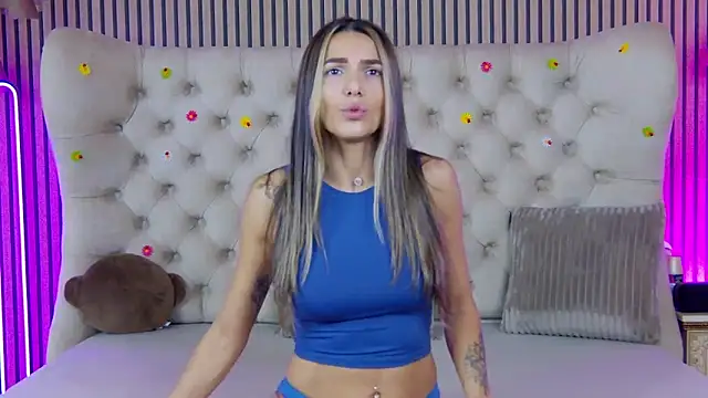 Snapshot of PlayfulShow chatting on November 19, 2025, 9:31 am PlayfulShow online show from November 19, 2025, 9:31 am