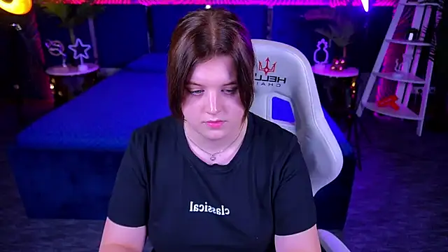 Snapshot of KristiMoons chatting on September 11, 2025, 12:49 pm KristiMoons online show from September 11, 2025, 12:49 pm