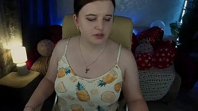 Snapshot of KristiMoons chatting on February 8, 2025, 4:46 pm KristiMoons online show from February 8, 2025, 4:46 pm