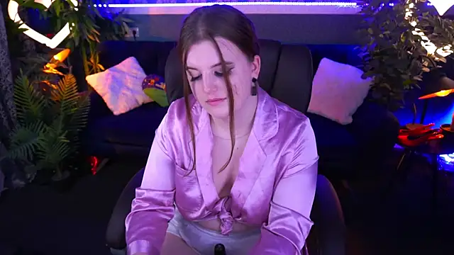 Snapshot of KristiMoons chatting on March 2, 2025, 11:06 pm KristiMoons online show from March 2, 2025, 11:06 pm