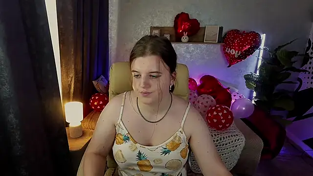 Snapshot of KristiMoons chatting on February 6, 2025, 10:36 am KristiMoons online show from February 6, 2025, 10:36 am