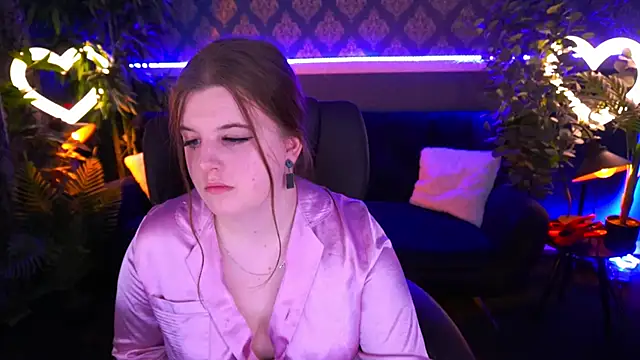 Snapshot of KristiMoons chatting on March 3, 2025, 8:11 pm KristiMoons online show from March 3, 2025, 8:11 pm