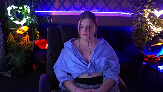 Snapshot of KristiMoons chatting on February 28, 2025, 5:15 am KristiMoons online show from February 28, 2025, 5:15 am