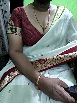 Snapshot of niiveditha chatting on October 8, 2025, 2:40 pm niiveditha online show from October 8, 2025, 2:40 pm