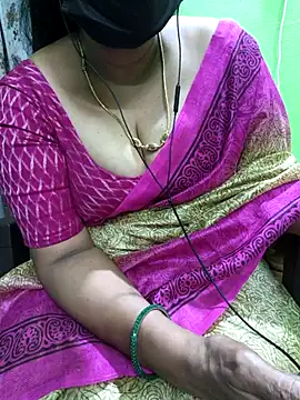 Snapshot of niiveditha chatting on October 5, 2025, 2:19 pm niiveditha online show from October 5, 2025, 2:19 pm