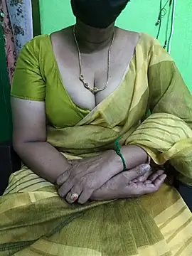 Snapshot of niiveditha chatting on March 18, 2025, 6:06 am niiveditha online show from March 18, 2025, 6:06 am