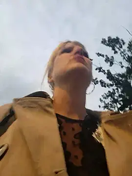 Sexybiene969 online show from October 1, 2025, 4:44 pm