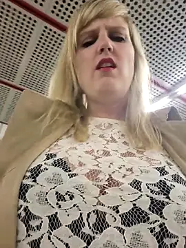 Sexybiene969 online show from September 26, 2025, 3:08 pm