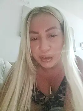 Snapshot of visnjica chatting on October 26, 2025, 6:19 pm visnjica online show from October 26, 2025, 6:19 pm