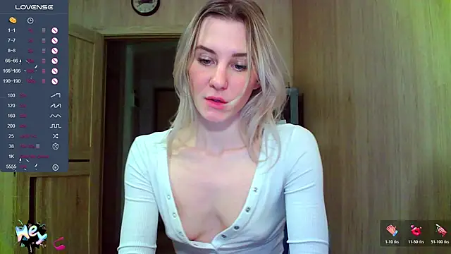 Snapshot of Caramel_piegirl chatting on October 25, 2025, 6:19 pm Caramel piegirl online show from October 25, 2025, 6:19 pm