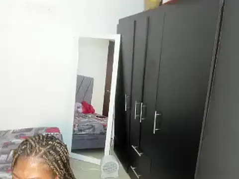 enyelsalas2 online show from November 3, 2025, 7:06 pm