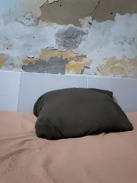 shuelldin online show from December 18, 2025, 2:27 am