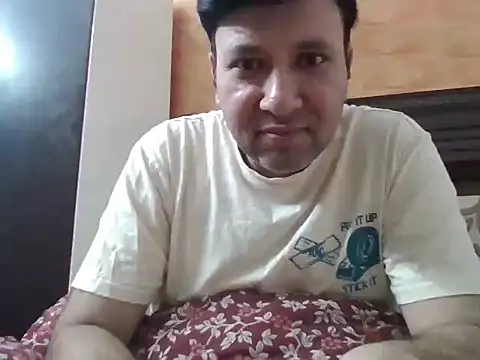 Snapshot of innocentboy1987 chatting on April 24, 2026, 5:53 am innocentboy1987 online show from April 24, 2026, 5:53 am