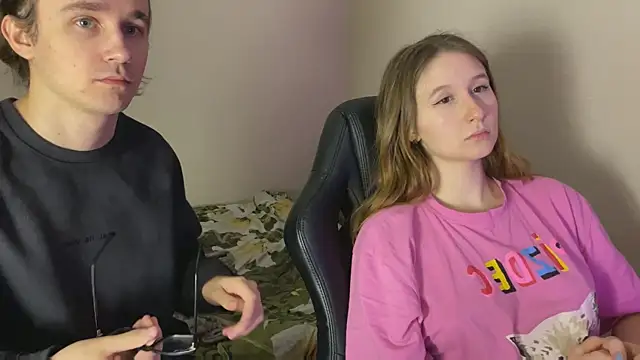 Snapshot of Sabrinaanddaniel chatting on November 15, 2025, 9:19 pm Sabrinaanddaniel online show from November 15, 2025, 9:19 pm