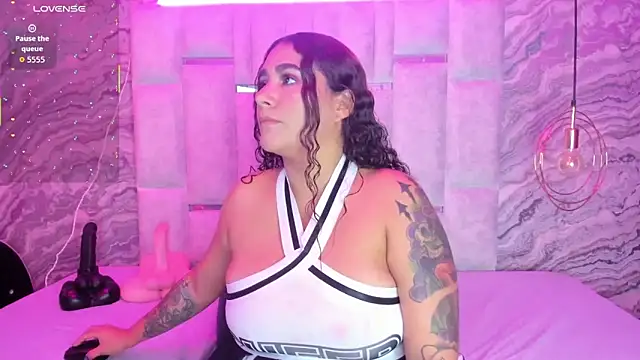 Snapshot of MelissaBloomm chatting on November 6, 2025, 2:43 pm MelissaBloomm online show from November 6, 2025, 2:43 pm