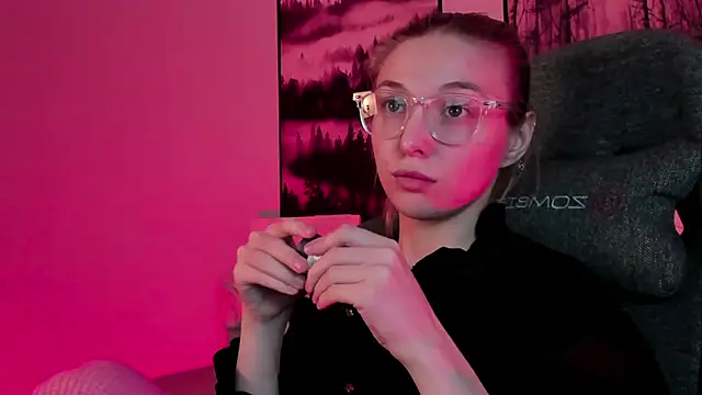 PhilippaAdamas online show from March 7, 2025, 5:40 am