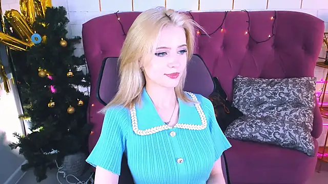 Snapshot of LeonaStane chatting on December 14, 2025, 6:02 pm LeonaStane online show from December 14, 2025, 6:02 pm