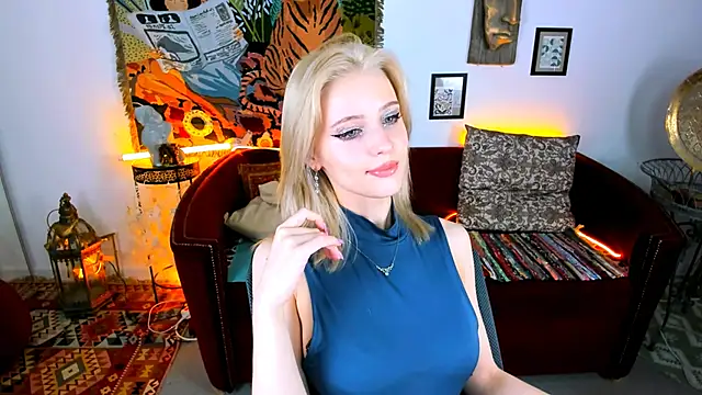 Snapshot of LeonaStane chatting on November 7, 2025, 5:06 pm LeonaStane online show from November 7, 2025, 5:06 pm