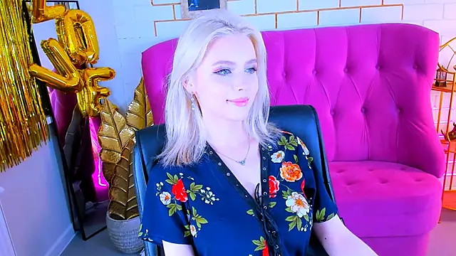 Snapshot of LeonaStane chatting on March 14, 2025, 5:02 pm LeonaStane online show from March 14, 2025, 5:02 pm