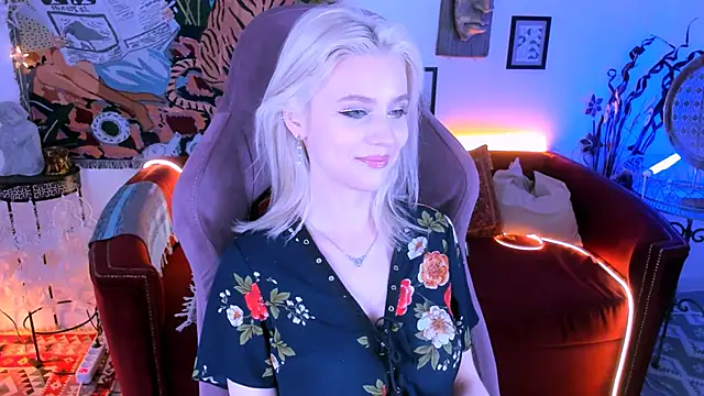 Snapshot of LeonaStane chatting on March 20, 2025, 5:04 pm LeonaStane online show from March 20, 2025, 5:04 pm