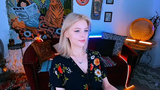 Snapshot of LeonaStane chatting on September 13, 2025, 5:13 pm LeonaStane online show from September 13, 2025, 5:13 pm