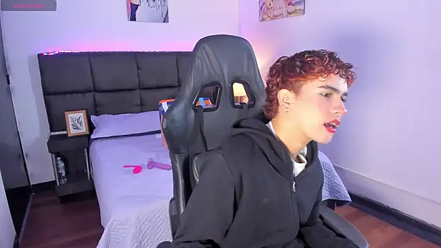 Aiiden 15 online show from November 15, 2025, 1:04 pm