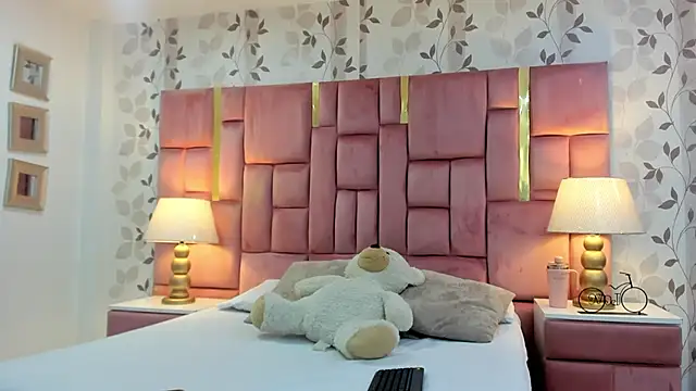 ArianaFranco online show from March 30, 2026, 1:23 pm