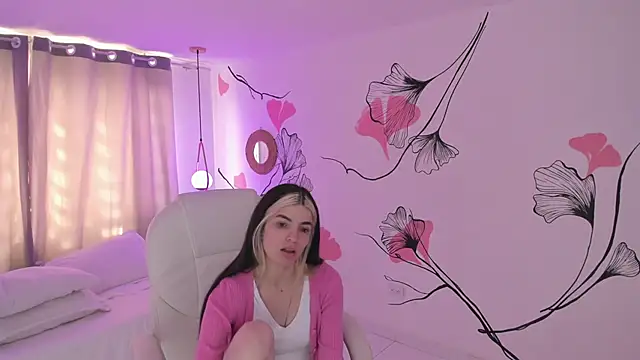 Isabela Fiorelli online show from September 20, 2025, 1:49 pm