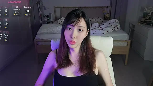 joycemilka online show from June 11, 2026, 12:24 pm