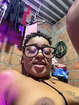 Snapshot of AgathaBladee chatting on March 19, 2025, 1:43 am AgathaBladee online show from March 19, 2025, 1:43 am