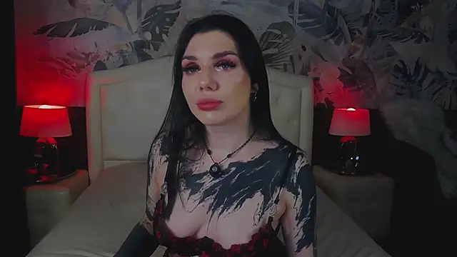 Snapshot of MaeveMoon chatting on May 24, 2026, 1:27 am MaeveMoon online show from May 24, 2026, 1:27 am