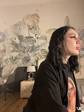 MaeveMoon online show from January 17, 2026, 5:49 pm