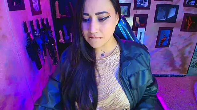 Snapshot of cherryy_bombshelll chatting on January 14, 2026, 4:54 pm cherryy bombshelll online show from January 14, 2026, 4:54 pm