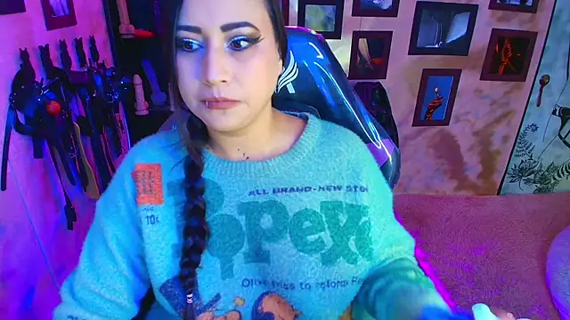 Snapshot of cherryy_bombshelll chatting on February 5, 2026, 4:14 pm cherryy bombshelll online show from February 5, 2026, 4:14 pm