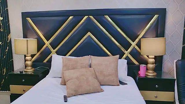 SophieWinsloow online show from April 19, 2026, 12:06 pm